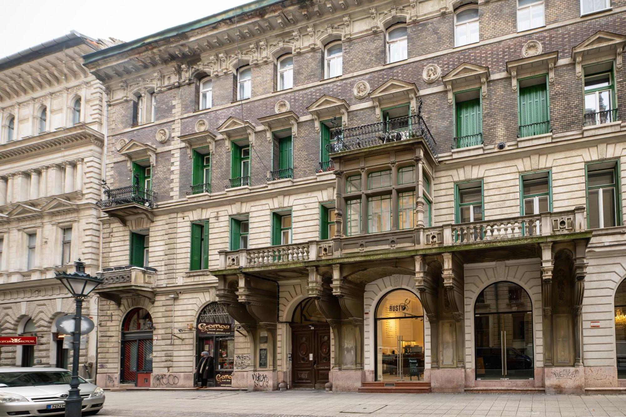 Opera - D10 * Budapeste