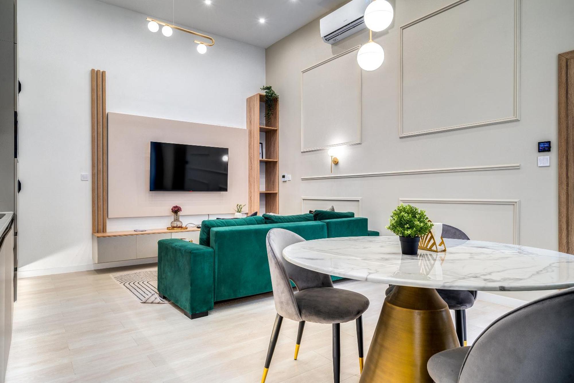 Apartment Opera - D10 *