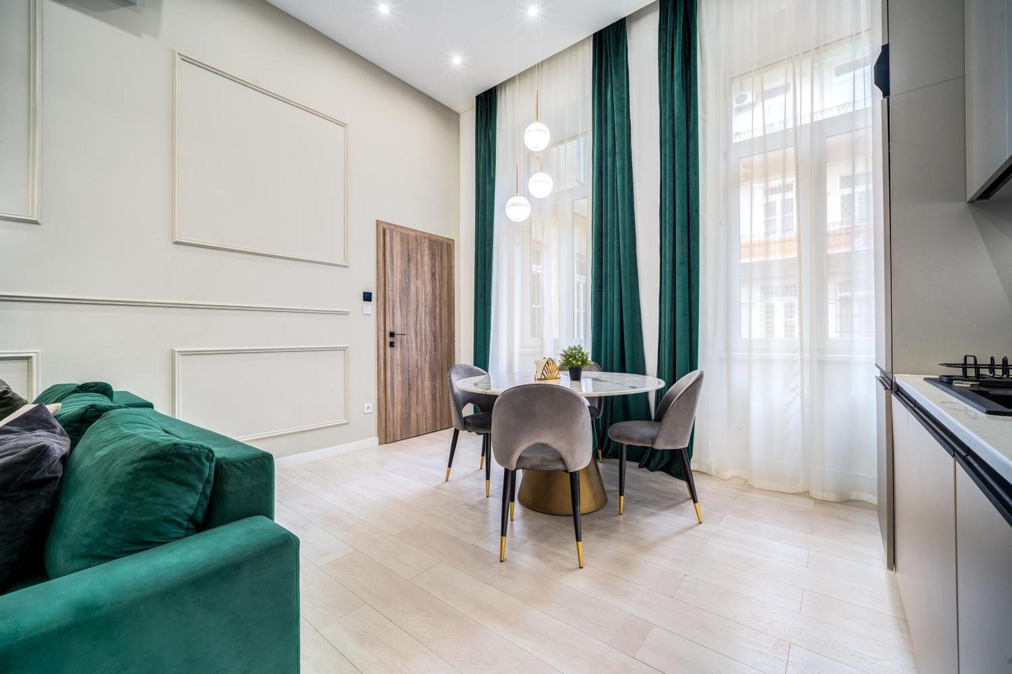 Opera - D10 Apartment